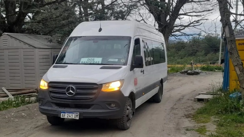 Comenzó el servicio de transporte público de pasajeros en el barrio Dos Banderas