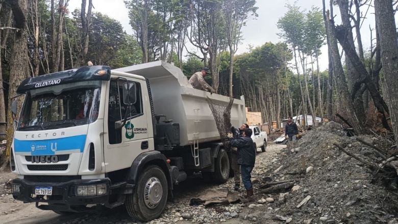 Realizaron una jornada de limpieza en el barrio Dos Banderas