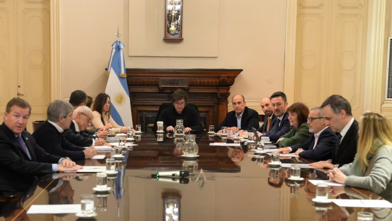 El Gobierno prepara una reforma migratoria para restringir la entrega de residencias a extranjeros