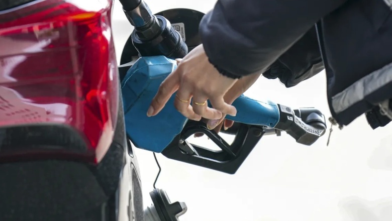 El Gobierno oficializó la medida que permite el autoservicio de combustibles