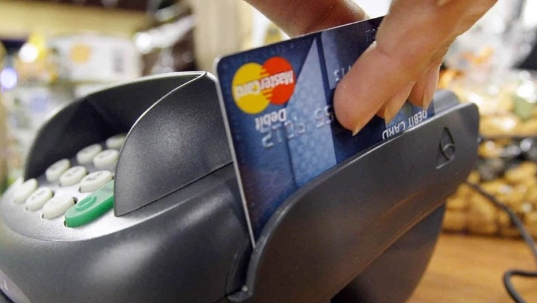 Desde el viernes se podrán hacer pagos en dólares con débito y QR