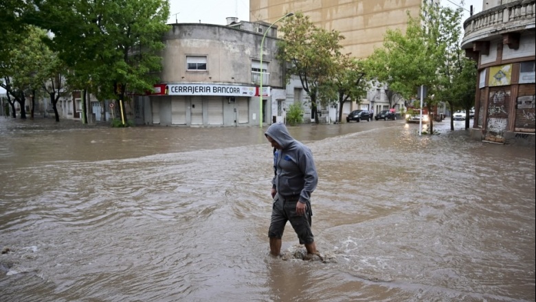 Bahía Blanca necesitará 400 mil millones para reconstruirse tras un histórico desastre y Milei manda 10 mil