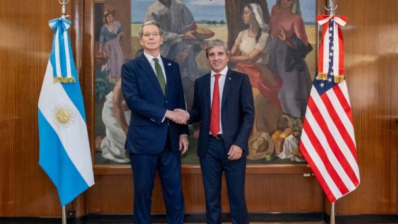 Caputo prometió ante inversores en Washington que habrá reforma impositiva y que cumplirán las metas acordadas con el FMI