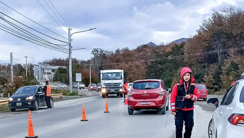 Continúan realizando controles de tránsito a vehículos particulares y de transporte