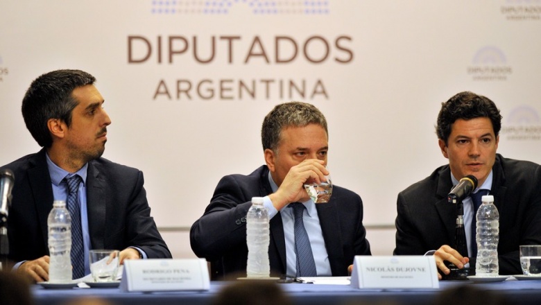 Ganancias: proponen eliminar exenciones y aumentarían los descuentos a parte de los trabajadores y jubilados