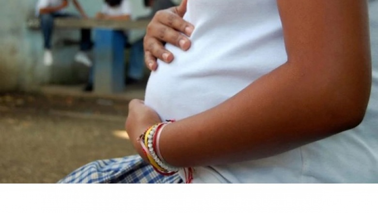 Embarazo adolescente: diariamente nacen siete bebés de jóvenes menores de 15 años