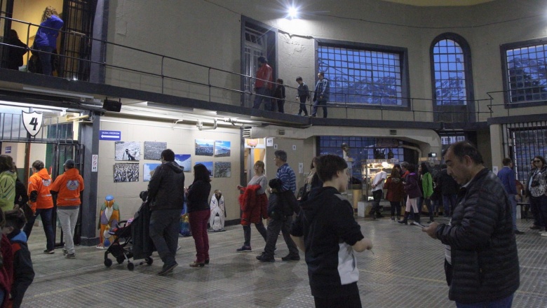 Miles de fueguinos y turistas disfrutaron la "Noche de los Museos"