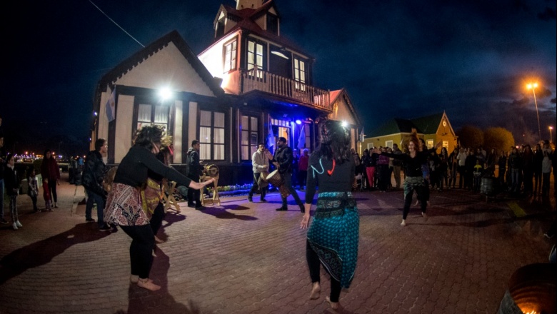 Miles de fueguinos y turistas disfrutaron la "Noche de los Museos"