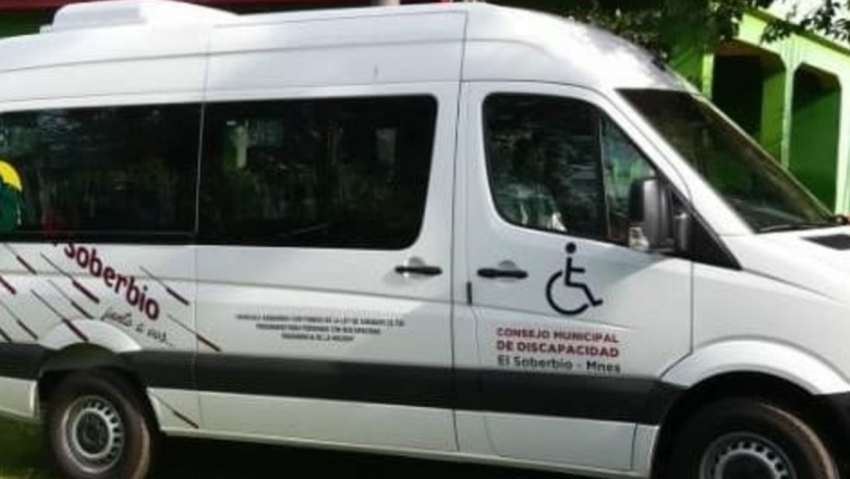 Un chico discapacitado pasó tres horas encerrado en una combi: se lo olvidó el chofer