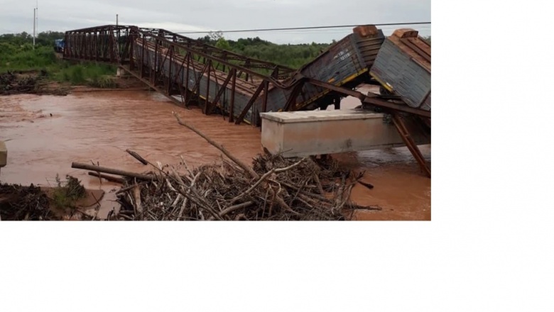 Salta: un puente ferroviario reinaugurado el año pasado se desplomó cuando pasaba un tren de carga