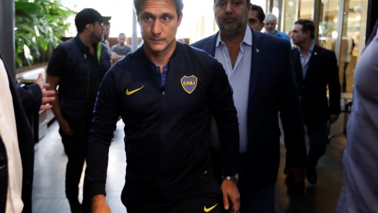 Daniel Angelici le ofreció a Guillermo Barros Schelotto seguir como DT de Boca