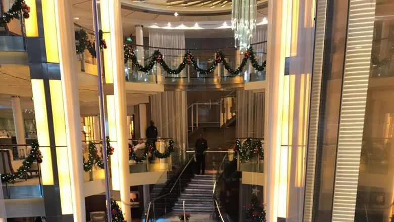 BERTONE: "CUMPLIENDO EL COMPROMISO ASUMIDO EN EL SEATRADE, RECIBIMOS AL CELEBRITY ECLIPSE"