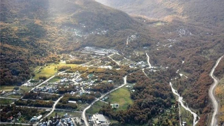 Bertone anunció que cinco barrios de Andorra tendrán agua y cloacas este año