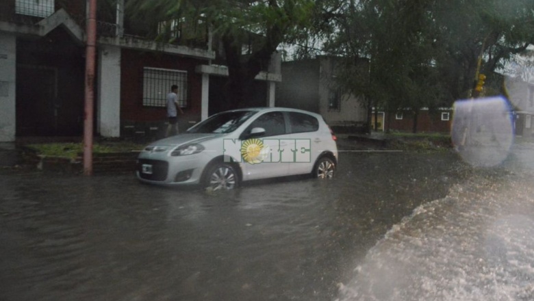 Múltiples destrozos en Chaco y Corrientes por un temporal de lluvia y ráfagas de hasta 120 km/h