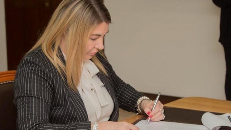 Será de $25.308: La Gobernadora firmó un aumento de la jubilación mínima en la provincia