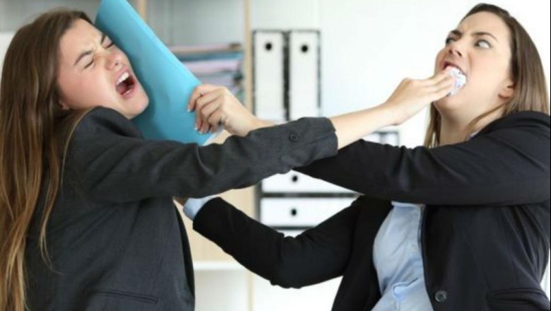 Cuatro consejos para llevarte bien en el trabajo con alguien que no soportas