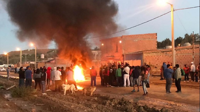 Comodoro Rivadavia: vecinos mataron al padre de un acusado de violar a un niño de 12 años