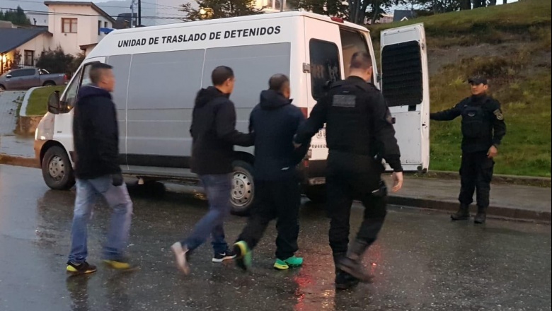 Expulsión de un ciudadano boliviano acusado de abuso sexual.