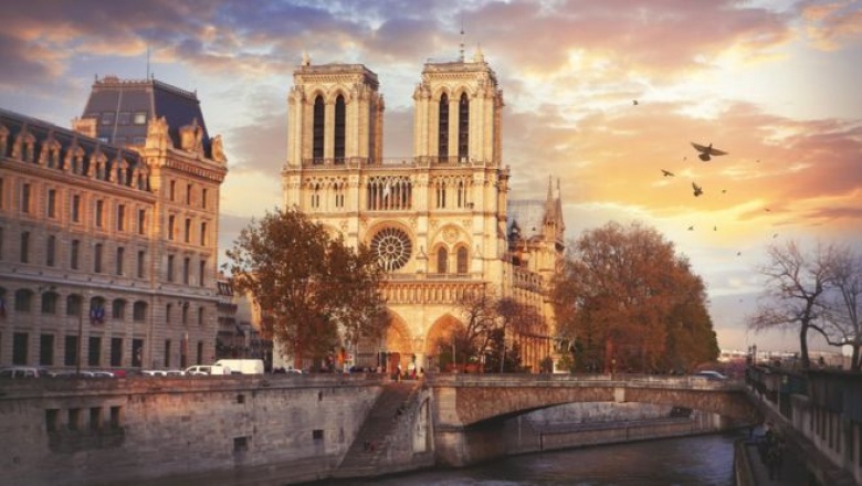 Víctor Hugo, autor de "El jorobado de Notredame" y de "Nuestra Señora de París", salvó a la catedral de desaparecer en el siglo XIX