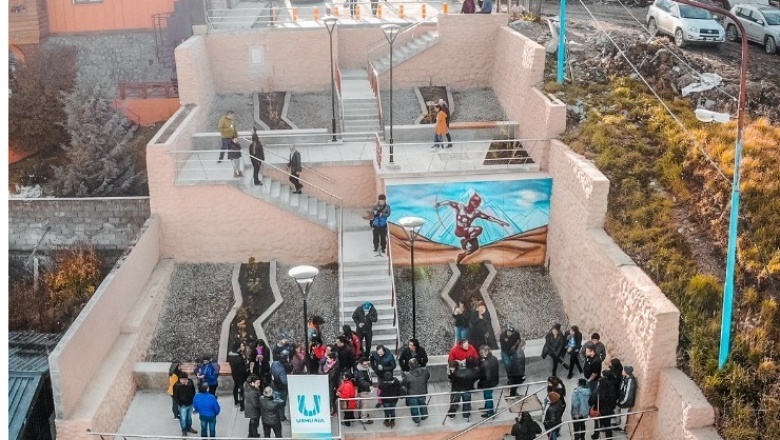Quedó inaugurada la nueva escalera de Rosas