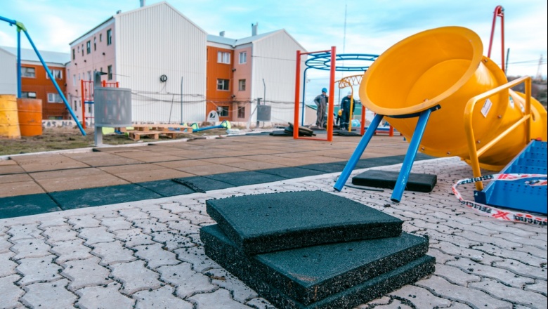 Piso de caucho, luces Led y juegos inclusivos en las plazas de Ushuaia