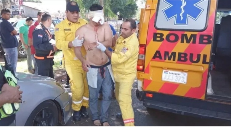 Un hombre se sacó los ojos con sus propias manos tras romper con su novia