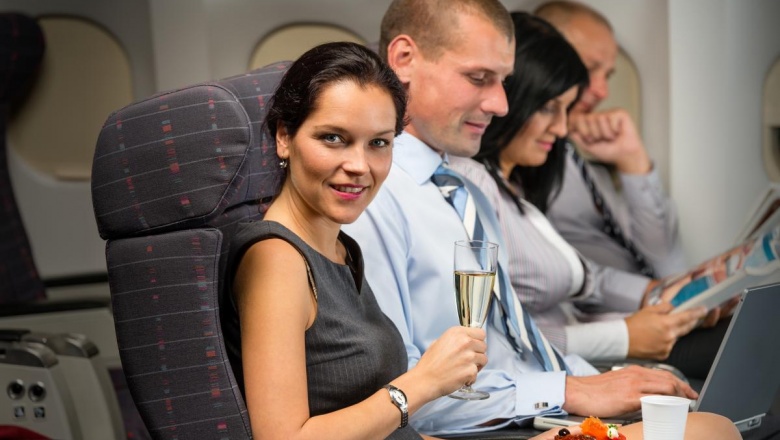El alcohol afecta más durante el vuelo