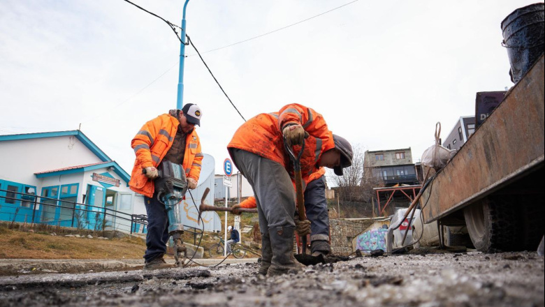 Avanzan con bacheo y mantenimiento en distintos sectores de la ciudad