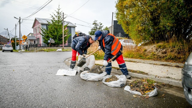Un compromiso renovado: Ushuaia intensifica esfuerzos de limpieza en barrios
