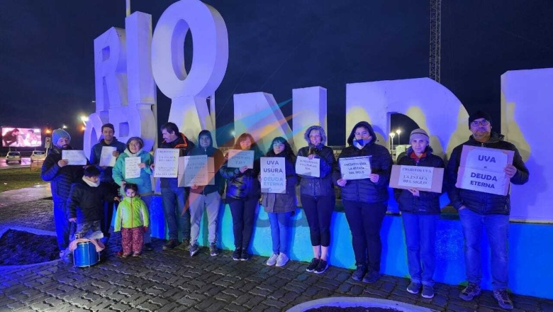 Marcha nacional de damnificados UVA resuena en Río Grande y Ushuaia