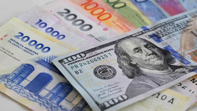 El Gobierno reinstauró una medida del cepo: los compradores de dólar oficial no podrán operar divisas financieras por 90 días