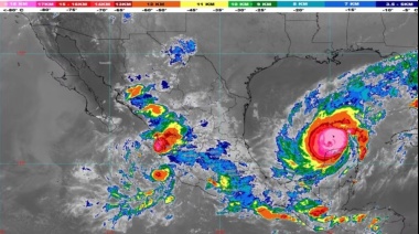 En el ojo del huracán Milton: el impresionante vuelo del avión cazatormentas “Miss Piggy”