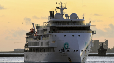 Tras 50 días a la deriva, miedo y hartazgo de los tripulantes un crucero en Uruguay
