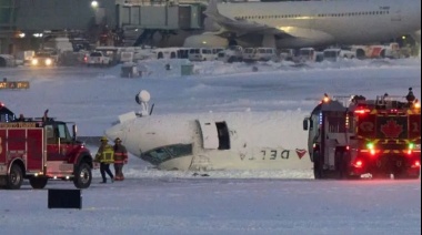 Cómo sobrevivieron los pasajeros del avión que volcó al aterrizar en Toronto y por qué el diseño de los asientos fue clave