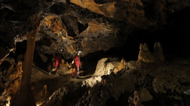 15 personas pasaron 40 días en una cueva sin teléfonos, relojes ni luz solar en un experimento extremo: estos fueron los resultados