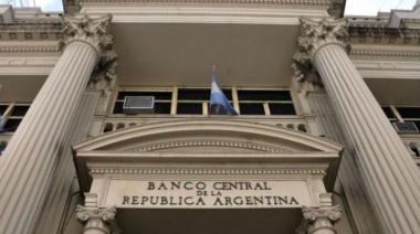 Polémica por el oro que Caputo colocó en el exterior: ¿lo pueden embargar?