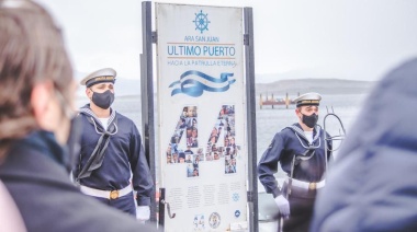 Homenaje a los 44 tripulantes del ARA San Juan