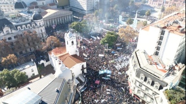 La ex presidenta solicitó a la justicia que le aclaren si puede o no salir al balcón.
