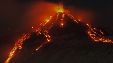 Italia: la espectacular erupción del volcán Etna