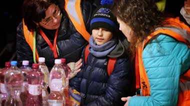 La conmovedora odisea de Hassan: Tiene 11 años y atravesó Ucrania para salvar su vida con una botella de plástico y un número de teléfono escrito en la mano
