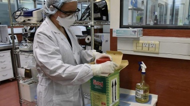 Desde el viernes, el Malbrán capacitará laboratorios de seis provincias para descentralizar los tests