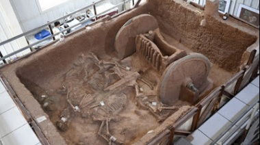 Restauran en China un carro de guerra de 3000 años de antigüedad