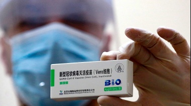 El Gobierno firmó un contrato con Sinopharm para la llegada de 3 millones de dosis de vacunas
