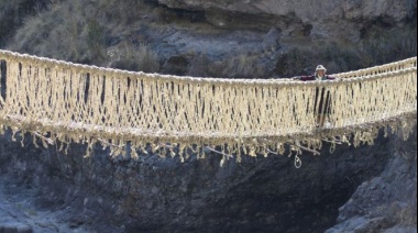 La técnica ancestral mantiene vivo al último puente inca en uso con al menos 6 siglos de antigüedad