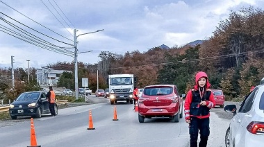 Continúan realizando controles de tránsito a vehículos particulares y de transporte