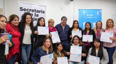 Laura Ávila:  Continuamos fortaleciendo a las mujeres de Ushuaia