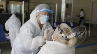 Se disparan los casos de coronavirus en Argentina y crece la preocupación por una nueva variante