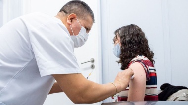 Tercer refuerzo de la vacuna Covid-19 destinada a personas mayores de 50 años y aquellas con factores de riesgo
