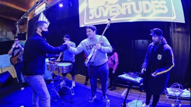 Expo Juventudes: El intendente visitó a jóvenes emprendedores de la ciudad