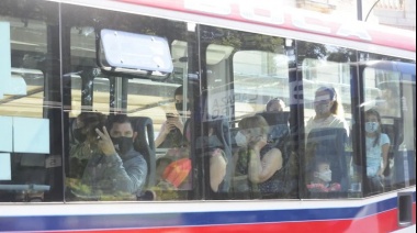 El Gobierno ordena que trenes y colectivos traben sus ventanillas para que no se puedan cerrar
